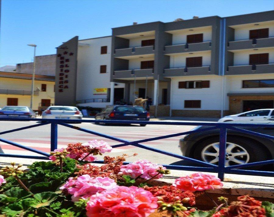 Residence Eloisa Appartamenti Балестрате Екстериор снимка